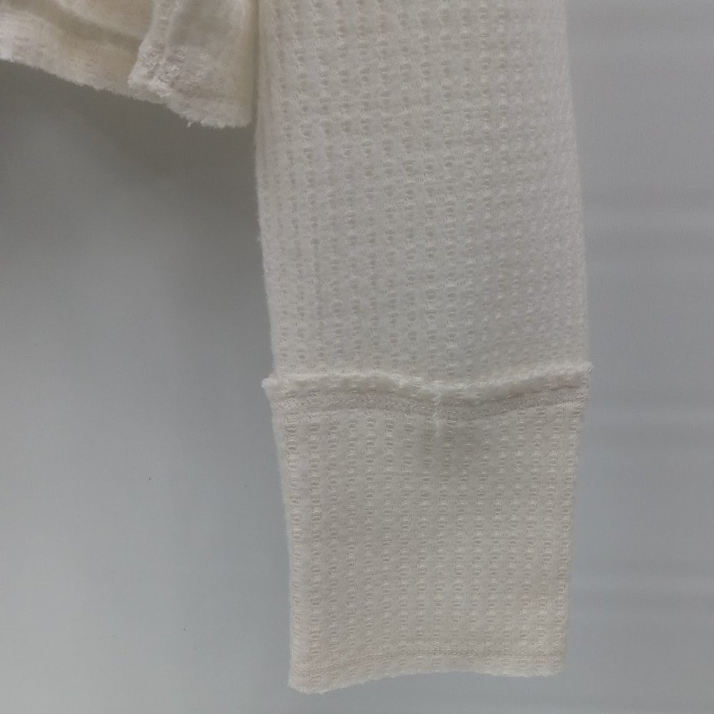 Wild Fable Soft Cropped Bottom Turtleneck Sweater Size Large NWT - Picture 4 of 8